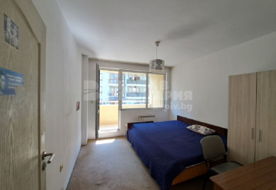 Dreizimmerwohnung mit Parkplatz in Sofia