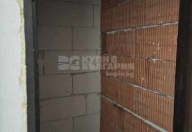 Хубав двустаен апартамент в сграда с акт 16 до Св.Св.Константин и Елена