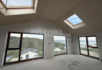 Modernes Haus mit Garten in einer bewachten Wohnanlage nahe Varna