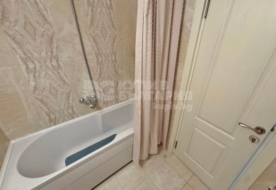 Elegant 2-Bed Apartment with Pool View & Prime Beachside Location, Nessebar