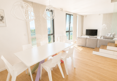 Einzigartige Maisonette auf drei Ebenen mit Meerblick in Varna