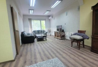 Geräumige Vier-Zimmer-Wohnung im Zentrum von Sofia 