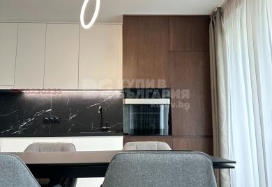 Luxuriöse Drei-Zimmer-Wohnung mit Designermöbeln im Stadtteil Iztok, Sofia