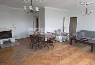 Geräumige Dreizimmerwohnung im Bezirk Banishora, Sofia