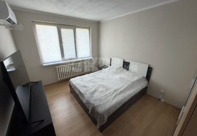 Möblierte Dreizimmerwohnung nach umfassender Renovierung in Sofia