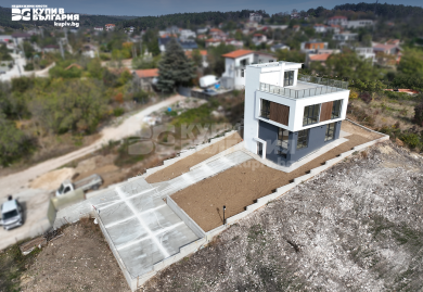 Panorama-Villa in Gorna Traka – 180° Meerblick & Neubau mit Ausbaupotenzial