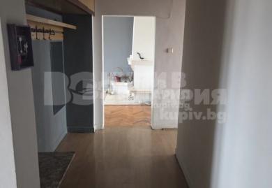 Geräumige Dreizimmerwohnung im Bezirk Banishora, Sofia