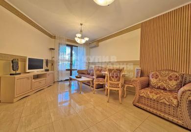 Elegant 2-Bed Apartment with Pool View & Prime Beachside Location, Nessebar