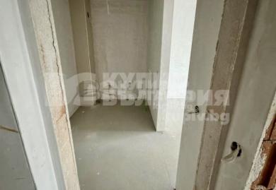 Drei-Zimmer-Wohnung hinter der Mall Bulgaria