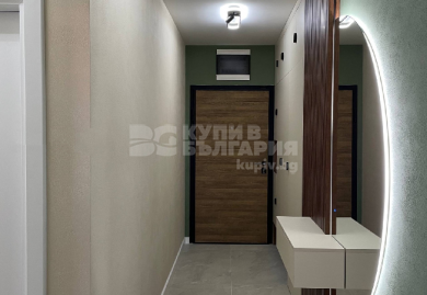 Дизайнерски тристаен апартамент с Smart Home система и просторна дневна