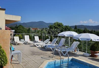 Wunderschöne Zweizimmerwohnung mit Thermalwasserpool in Hisarya, Plovdiv