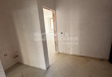 Просторен тристаен апартамент в кв. Възраждане, гр. Варна