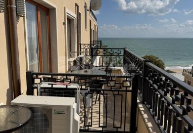 Apartkomplex in erster Meereslinie am Goldstrand, Varna