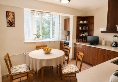 Helle Dreizimmerwohnung mit funktionalem Grundriss in Mladost, Sofia