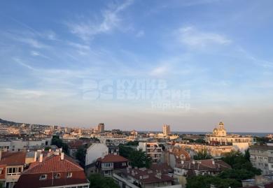 Тристайно жилище с южно изложение в Центъра на гр.Варна