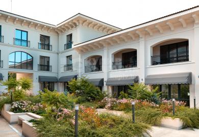 Commercial Premises in Modern Shopping Center "Primorski"