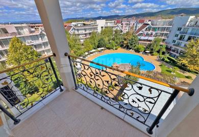 Ganzjährige bezugsfertige 2-Zimmer-Wohnung mit Poolblick in Sonnenstrand