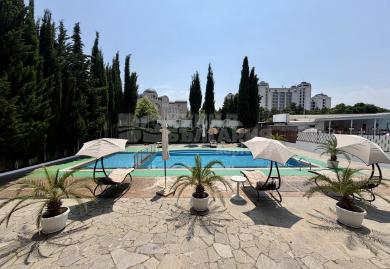 Sonniges 2-Zi.-Apartment im Erdgeschoss – Stilvolles Wohnerlebnis am Meer