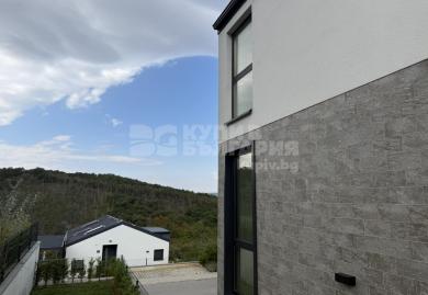 Modernes Haus mit Garten in einer bewachten Wohnanlage nahe Varna