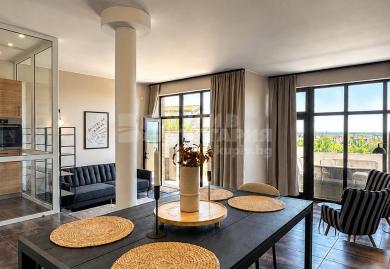 Renoviertes 185m² Haus mit Meerblick, 3 Badezimmer & Pool