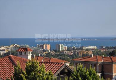 Триетажна къща с уникална морска панорама, басейн и сауна в Кошарица