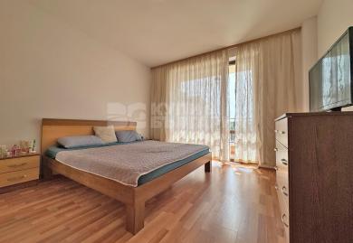 Großzügige 83 qm Wohnung im 3. OG mit herrlichem Poolblick am Meer