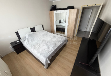 Möblierte Dreizimmerwohnung nach umfassender Renovierung in Sofia