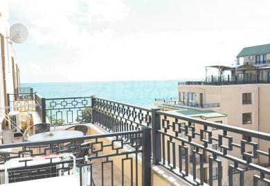 Apartkomplex in erster Meereslinie am Goldstrand, Varna