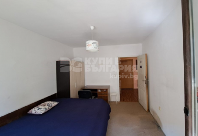 Dreizimmerwohnung mit Parkplatz in Sofia