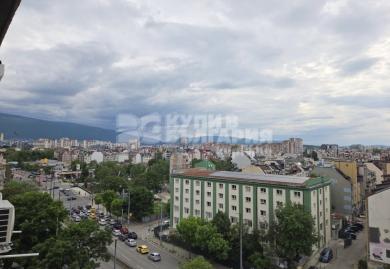 Geräumige Dreizimmerwohnung im Bezirk Banishora, Sofia
