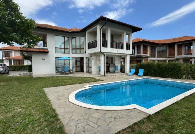Modern 3-Bedroom Villa with Private Pool Near the Black Sea Coast