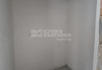 Просторен тристаен апартамент в Широк център на град Варна