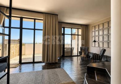 Renoviertes 185m² Haus mit Meerblick, 3 Badezimmer & Pool