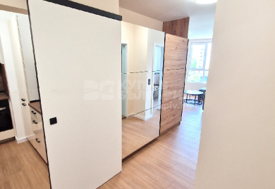 Möblierte Dreizimmerwohnung in einem kleinen Gebäude in Sofia