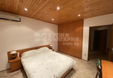 Schönes, komplett möbliertes Haus im Dorf Obrochishte, Dobritsch