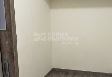 Helle und gemütliche Dreizimmerwohnung nach Renovierung neben einem Park in Mladost 2