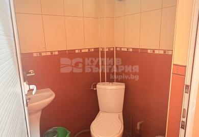 Етаж от къща с прилежащи тавански помещения и гараж