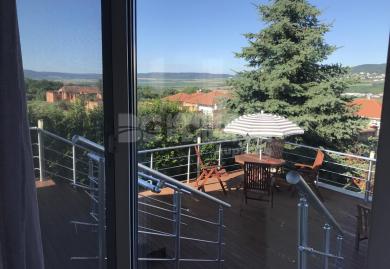 Schönes, komplett möbliertes Haus im Dorf Obrochishte, Dobritsch