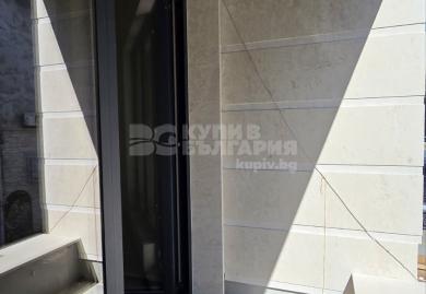 Двустаен апартамент в луксозна сграда пред акт 15 в сърцето на град Варна
