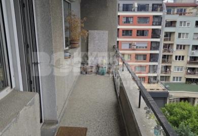 Geräumige Dreizimmerwohnung im Bezirk Banishora, Sofia