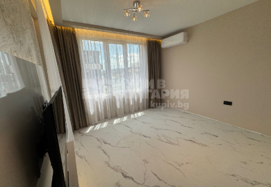 Designer-Dreizimmerwohnung mit Panoramablick auf das Vitosha-Gebirge, Sofia
