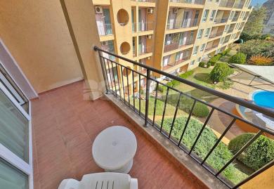 Möblierte 2-Zimmer-Wohnung mit Poolblick in Sonnenstrand