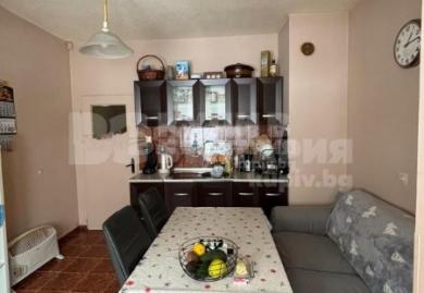 Möblierte Dreizimmerwohnung im Bezirk Iztok, Sofia