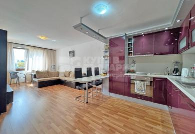 Großzügige 83 qm Wohnung im 3. OG mit herrlichem Poolblick am Meer