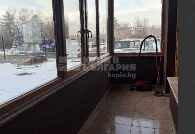 Обзаведен двустаен апартамент с прекрасна тераса в затворен комплекс
