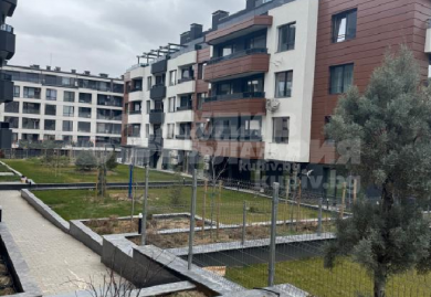 Designer-Dreizimmerwohnung mit Panoramablick auf das Vitosha-Gebirge, Sofia