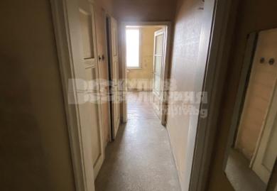 3-Zimmer-Wohnung mit Ausbaupotenzial – Top-Lage in Lyulin-Zentrum, Sofia