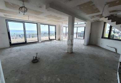 Просторен многостаен мезонет с акт 16 в кв.Бриз