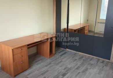 Geräumige Drei-zimmer-wohnung im Bezirk Borovo, Sofia