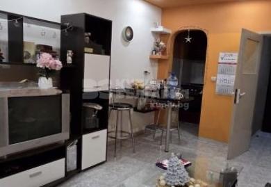 Möblierte Dreizimmerwohnung im Bezirk Druzhba 1, Sofia